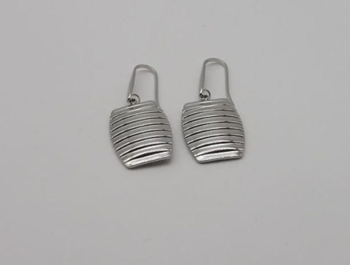 B2056 Silver barrel-design earrings